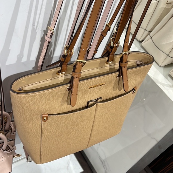 MICHAEL KORS JET SET TRAVEL MEDIUM DOUBLE POCKET TOTE NON-LEATHER VEGAN 
Camel - Picture 4 of 16